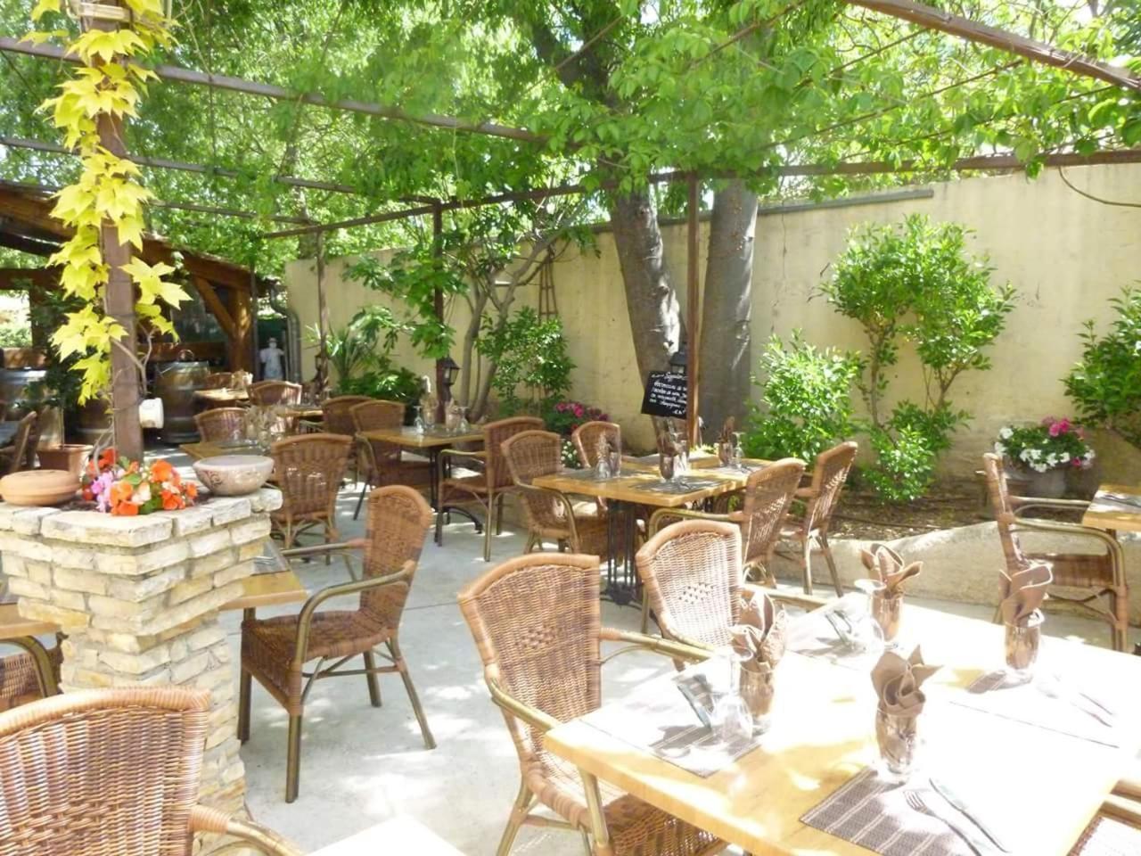 Auberge De La Table Ronde Vinon-sur-Verdon Exteriör bild