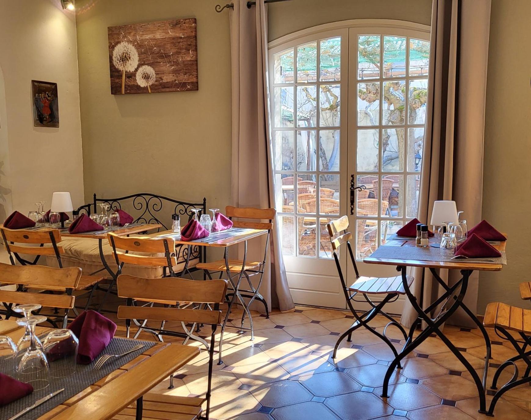 Auberge De La Table Ronde Vinon-sur-Verdon Exteriör bild